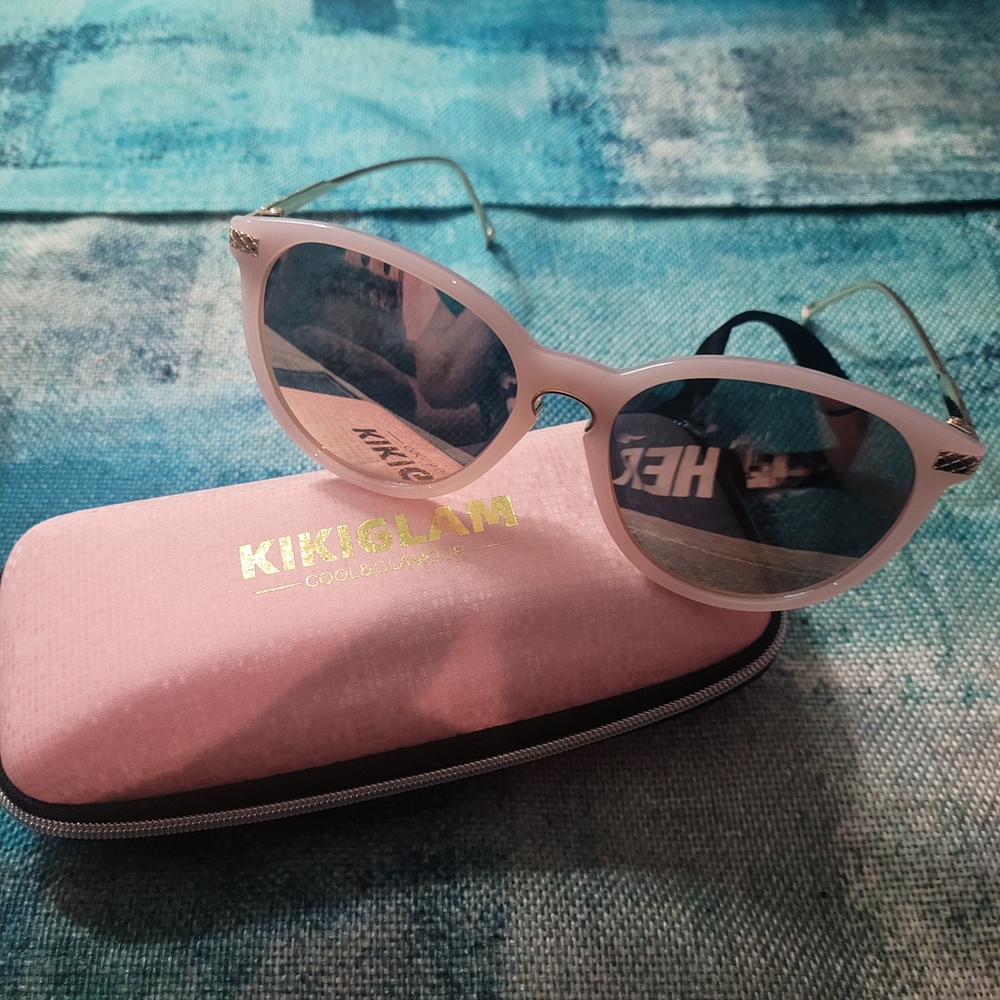 Kikiglam White Sunglasses with Pink Case